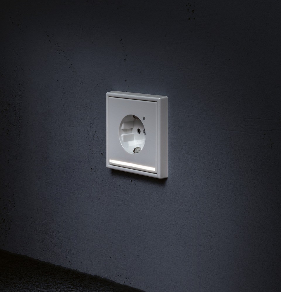 Socket placement planning in living spaces